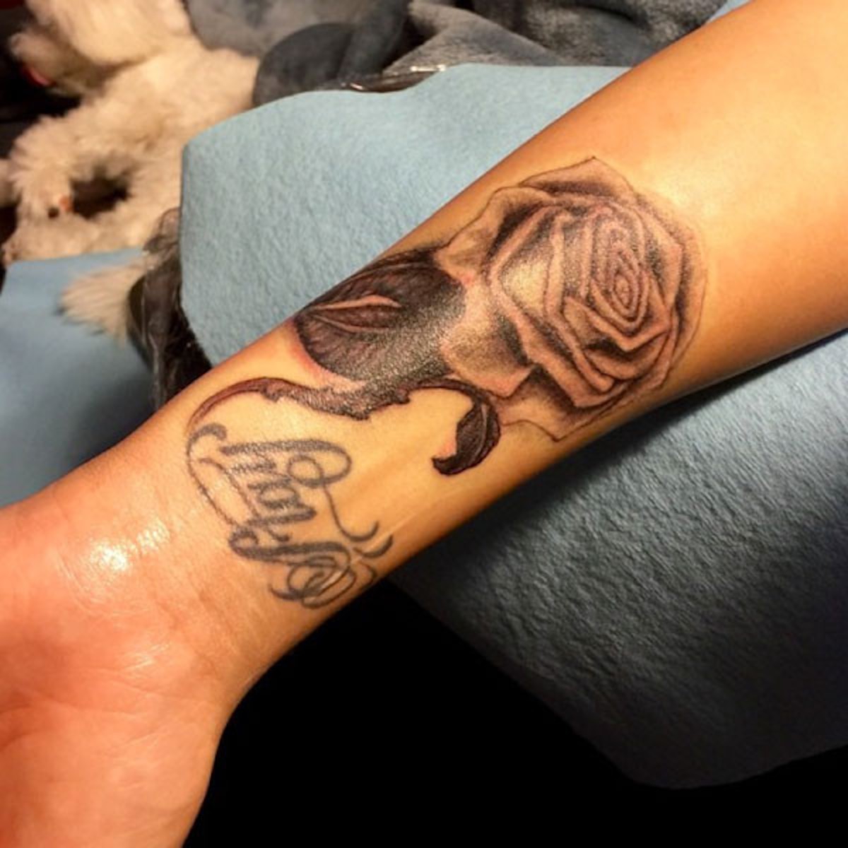 Rosen tattoo intim